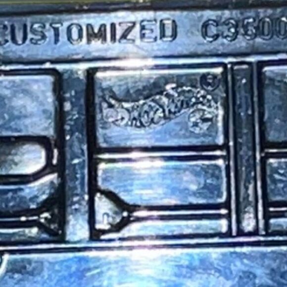 Hot Wheels Customized C3500 Truck Thorn Brothers Yellow/Orange Diecast Truck - Picture 4 of 7